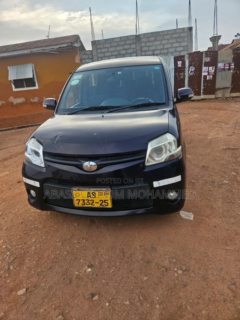 Toyota Sienta 2012
