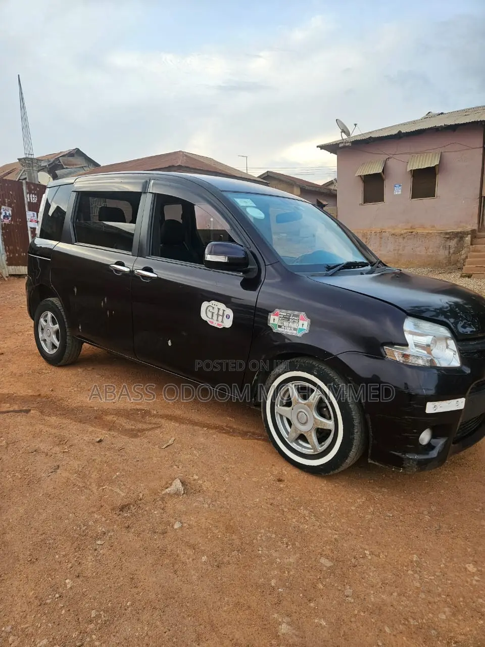 Toyota Sienta 2012