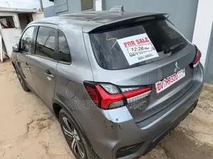 Mitsubishi Outlander 2021 Silver