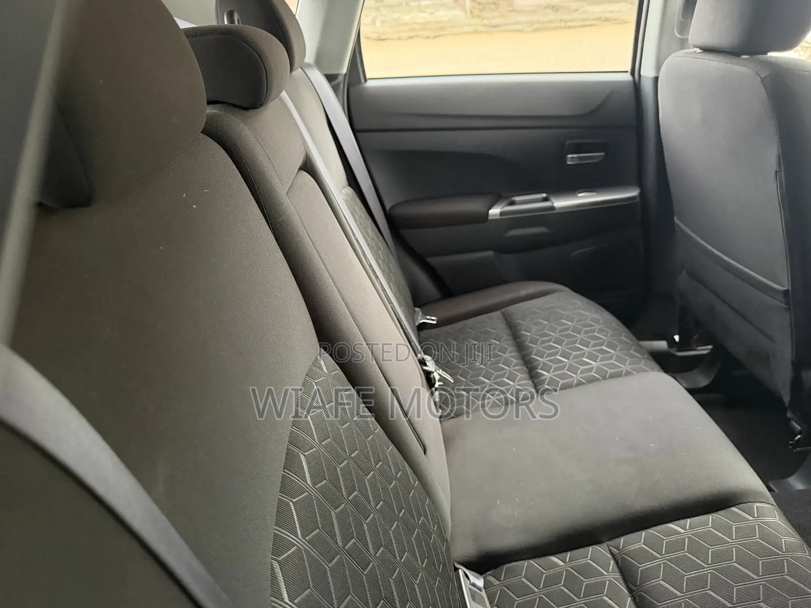 Mitsubishi Outlander 2021 Silver