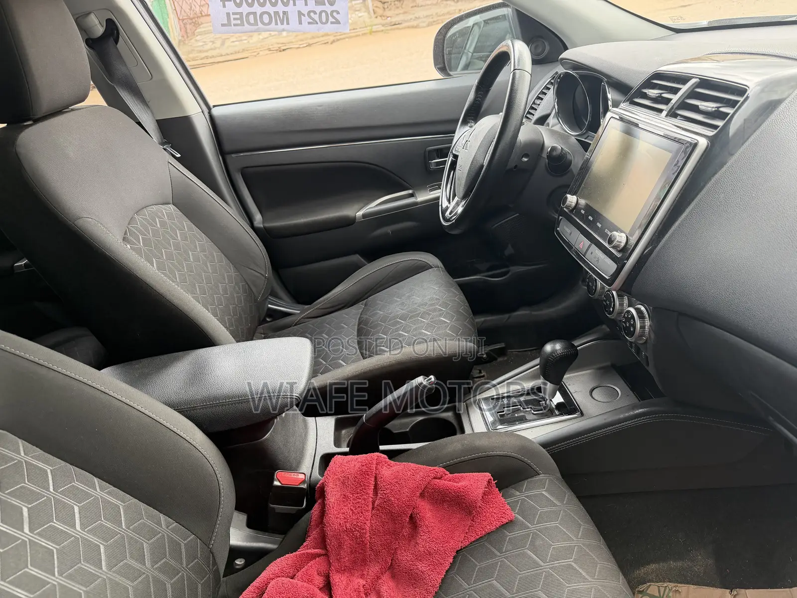 Mitsubishi Outlander 2021 Silver