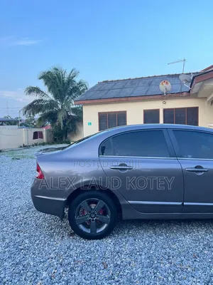 Honda Civic 1.8 5 Door Automatic 2010 Brown