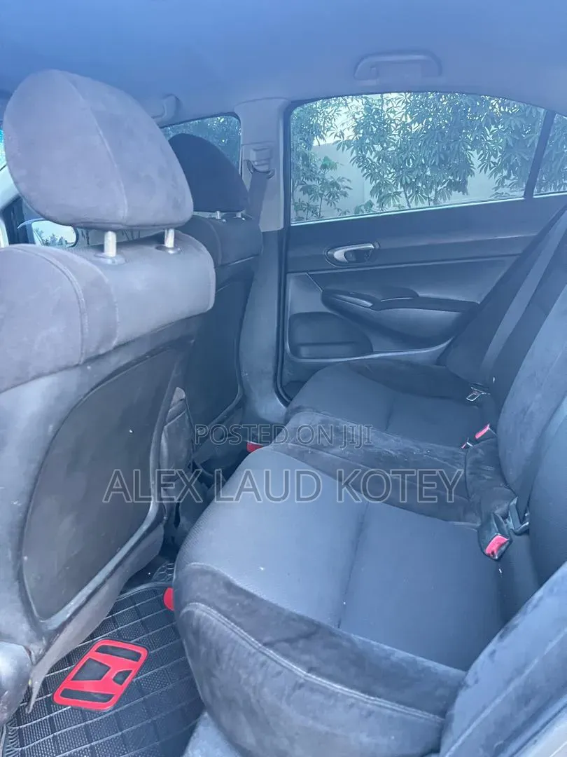 Honda Civic 1.8 5 Door Automatic 2010 Brown