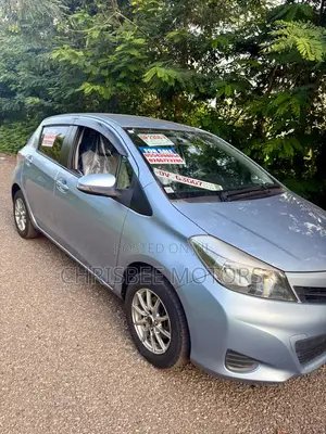 Toyota Vitz 1.3 AWD 5dr 2011 Blue