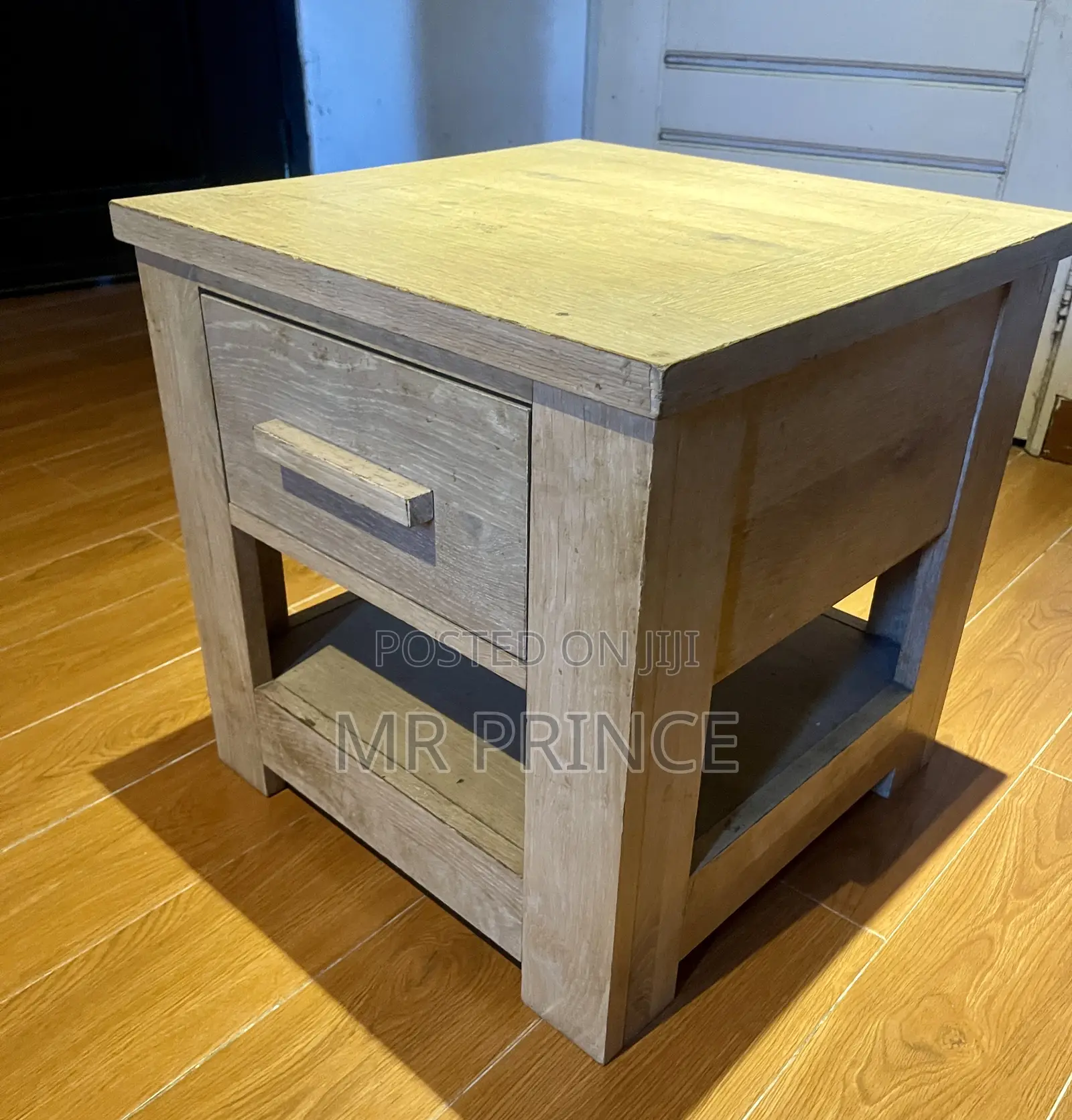 Table Mini With Drawer