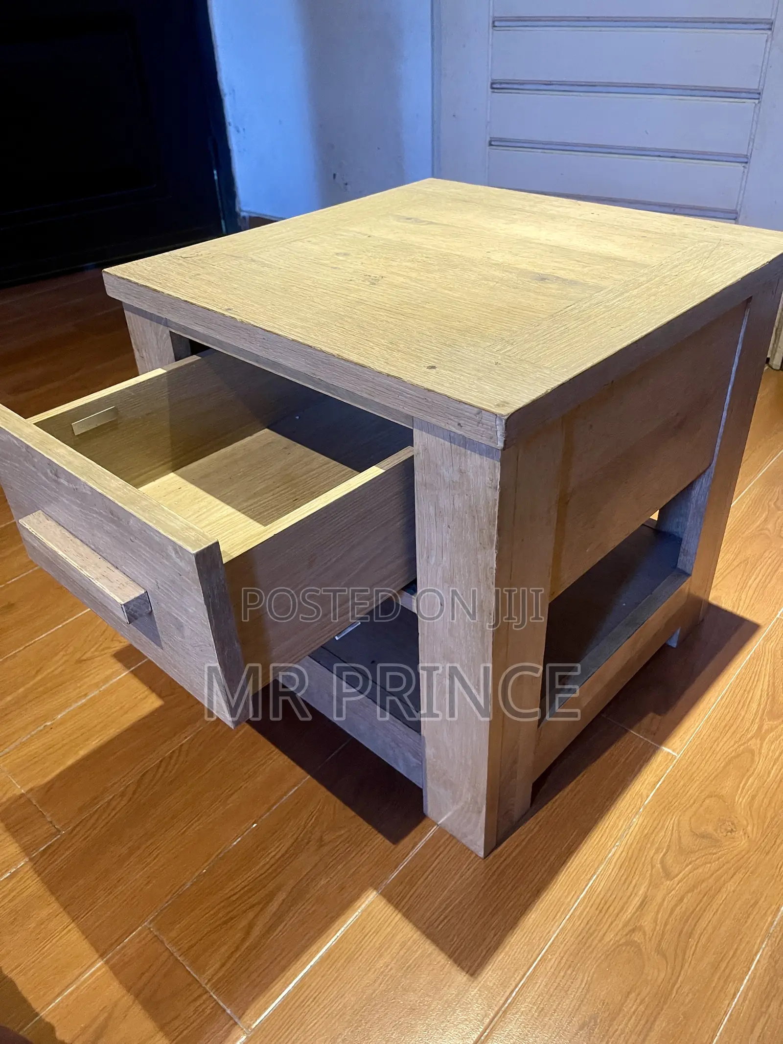 Table Mini With Drawer