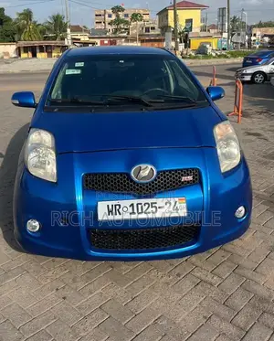Toyota Vitz 1.3 FWD 5dr 2010 Blue