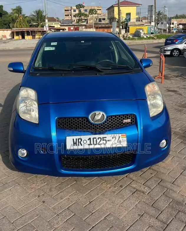 Toyota Vitz 1.3 FWD 5dr 2010 Blue