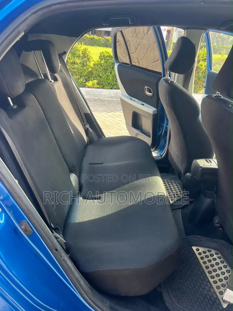 Toyota Vitz 1.3 FWD 5dr 2010 Blue