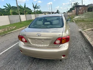 Toyota Corolla 2010 Brown