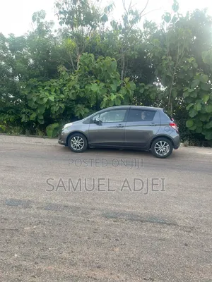 Toyota Vitz 1.3 AWD 5dr 2014 Gray