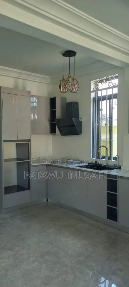 3bdrm House in Amasaman 3 Junction for sale