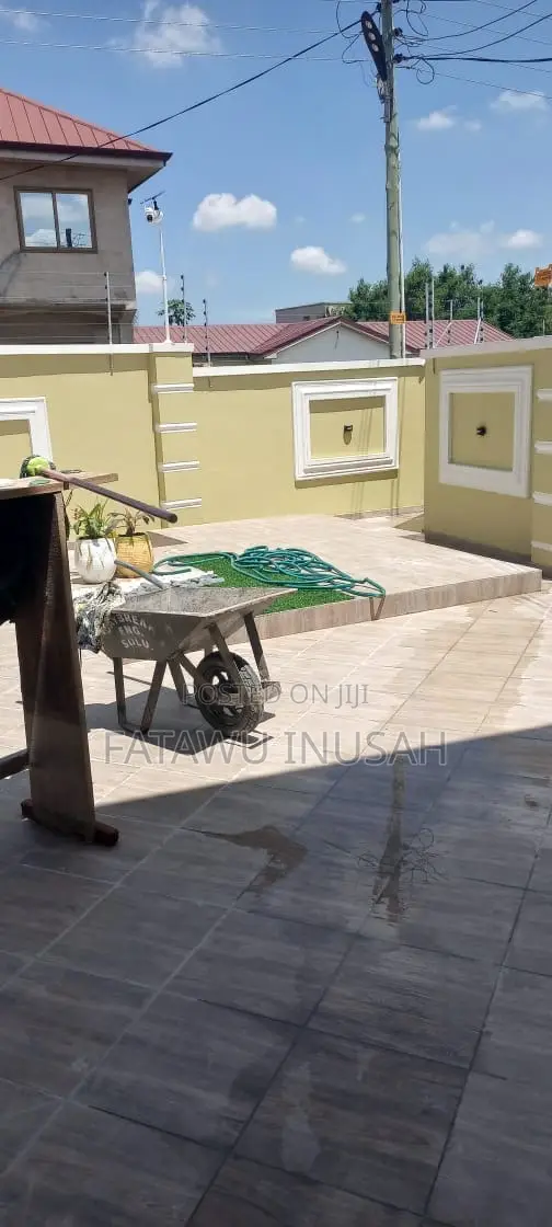 3bdrm House in Amasaman 3 Junction for sale
