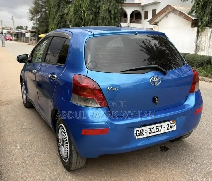 Toyota Vitz 2010 Blue