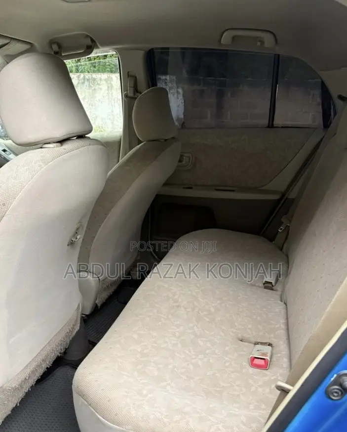 Toyota Vitz 2010 Blue