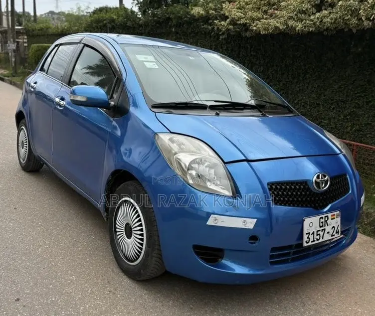Toyota Vitz 2010 Blue