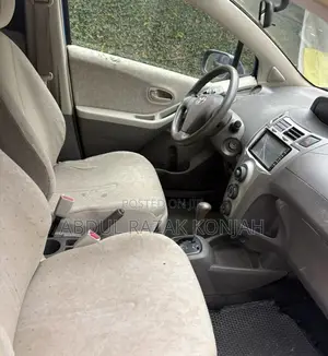 Toyota Vitz 2010 Blue