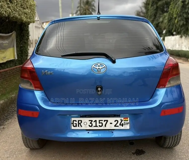 Toyota Vitz 2010 Blue