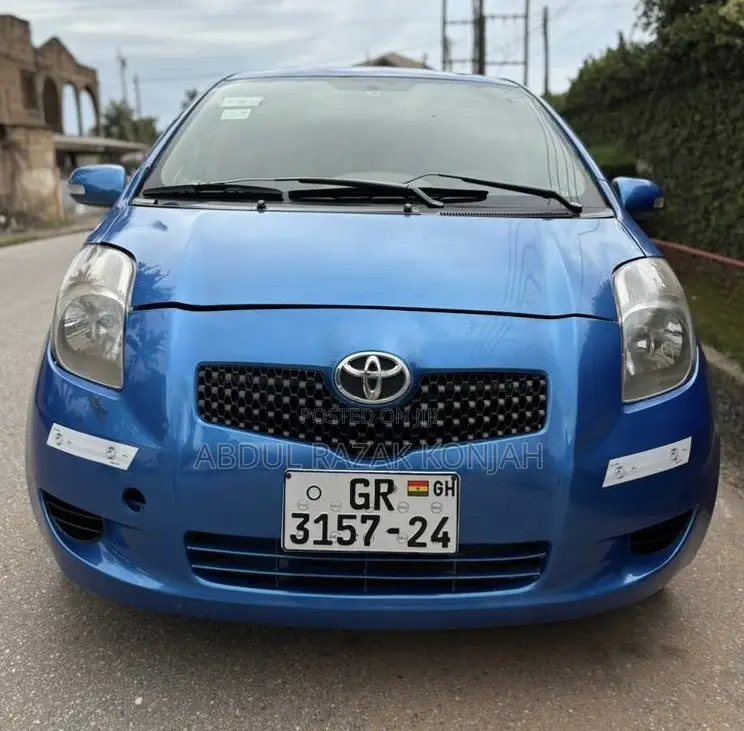 Toyota Vitz 2010 Blue