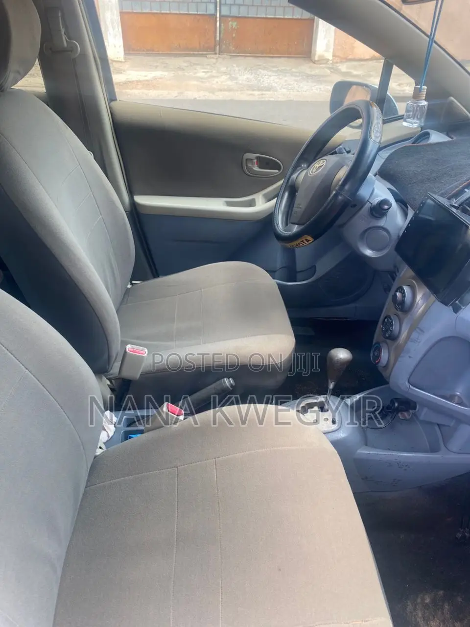 Toyota Vitz 2010 Gray