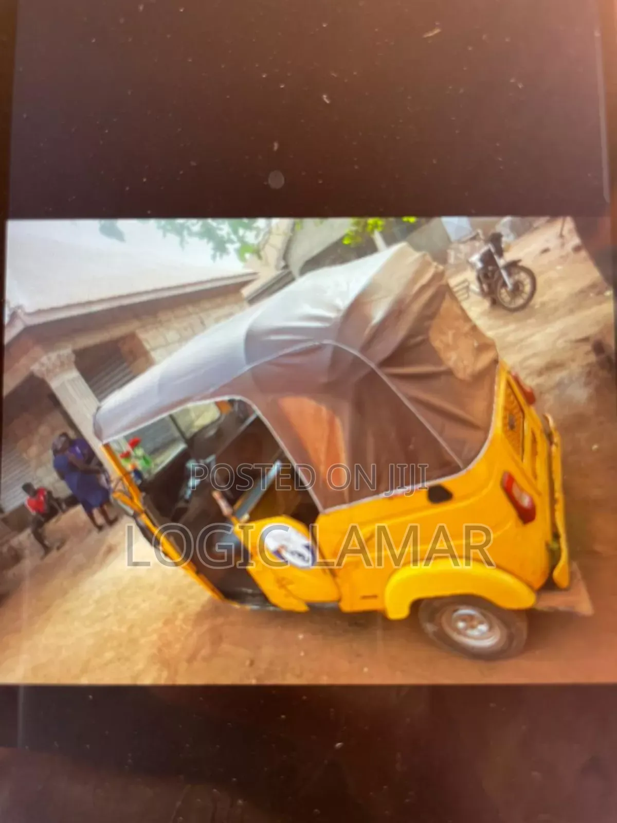 Bajaj RE 2025 Yellow
