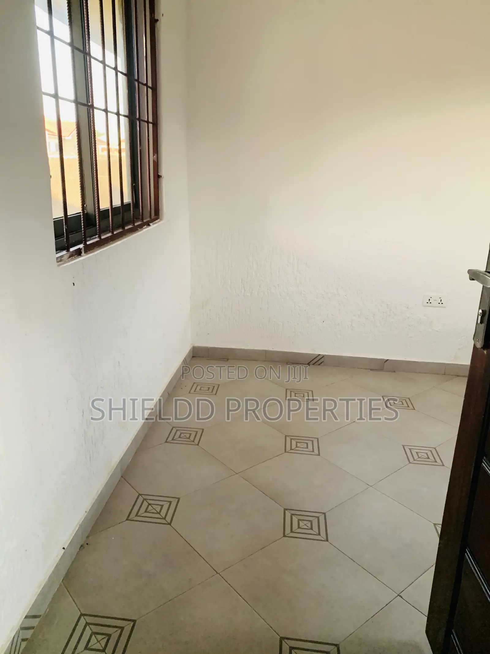 1bdrm Apartment in Chamber And Hall, Frafraha for rent