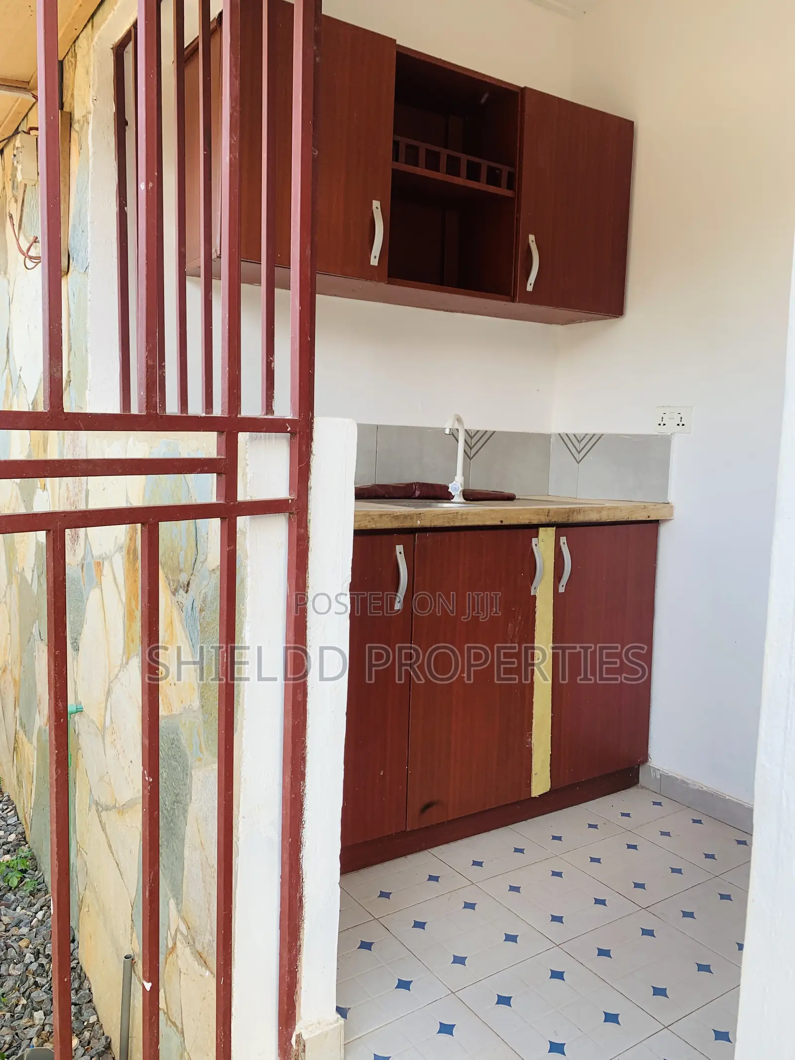 1bdrm Apartment in Chamber And Hall, Frafraha for rent