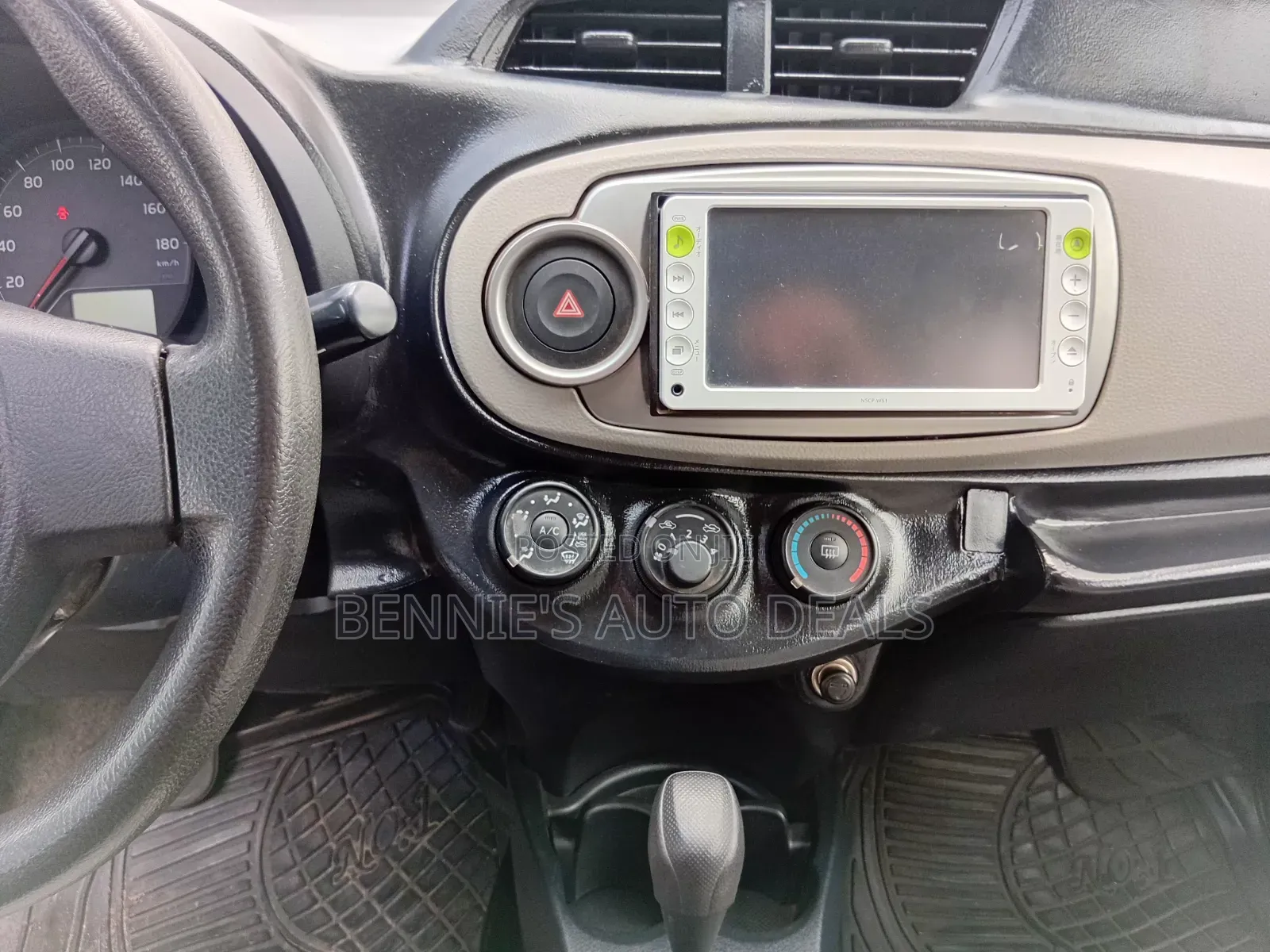 Toyota Vitz 2013 White