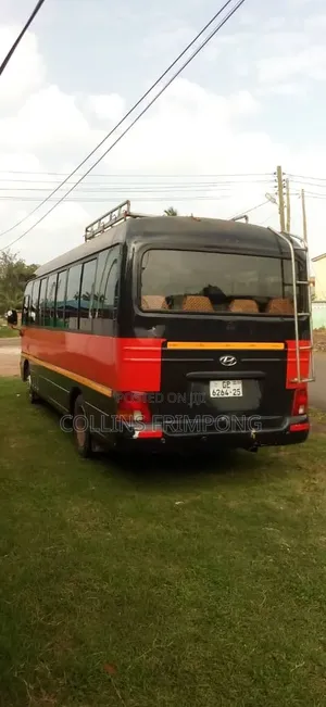 Hyundai County 2011 Black