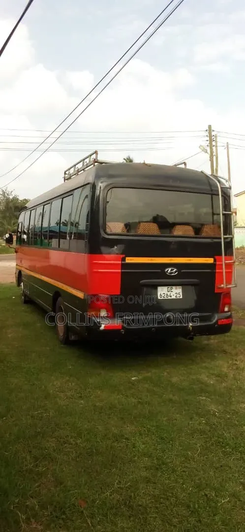Hyundai County 2011 Black