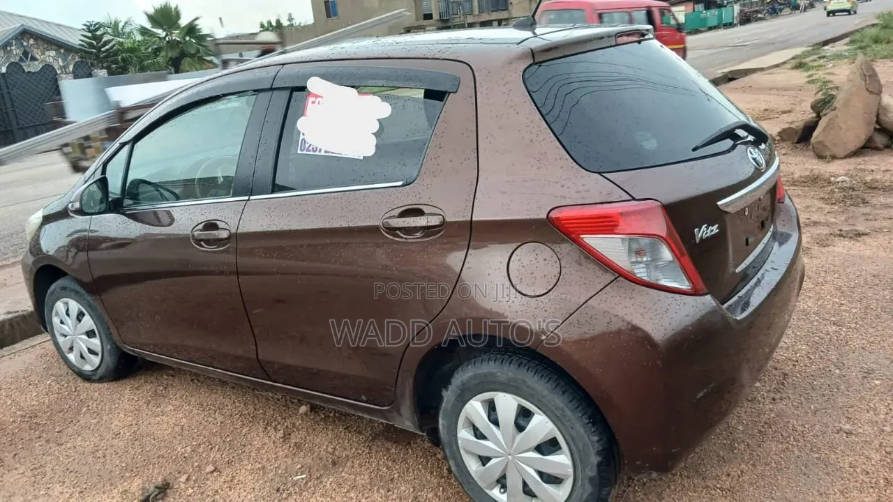 Toyota Vitz 2012 Brown