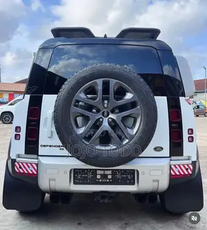 Land Rover Defender X-Dynamic HSE 2022 White