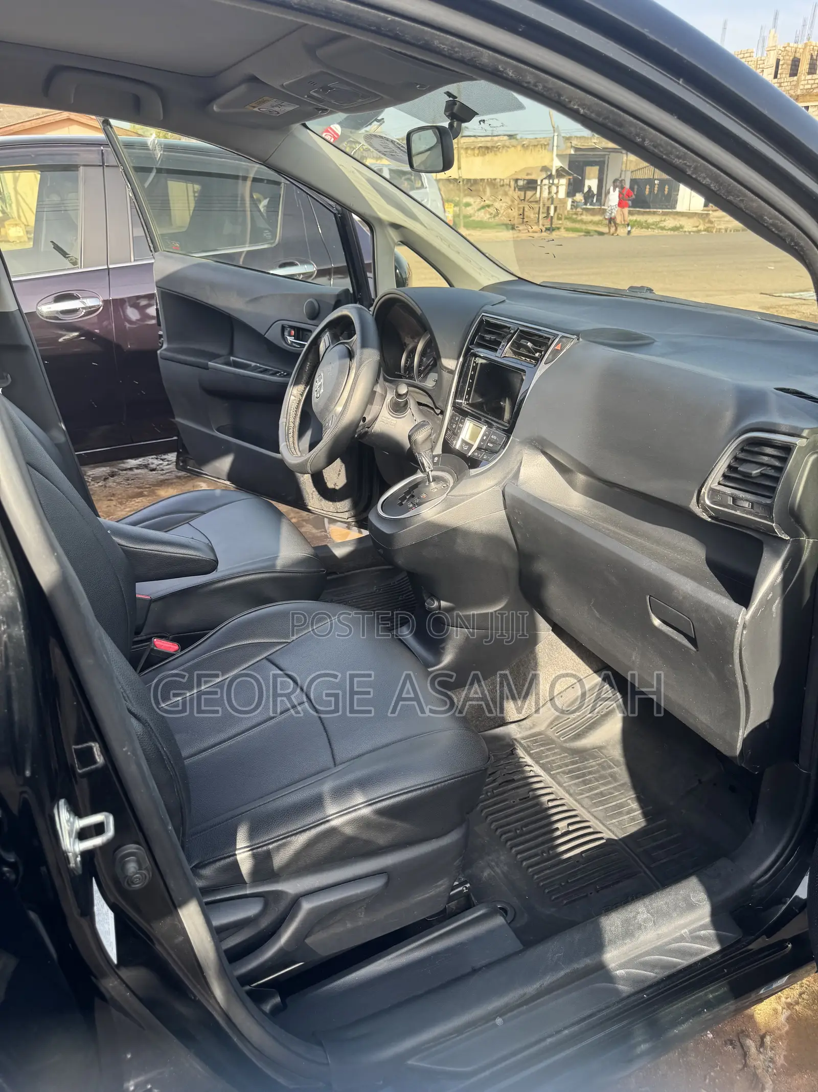 Toyota Ractis 1.5 FWD 2016 Black