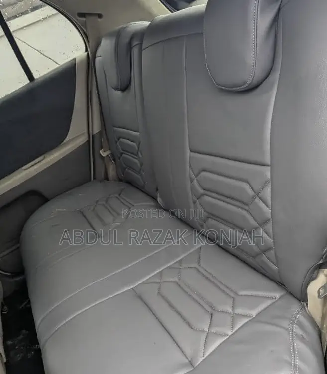 Toyota Vitz 2010 Black
