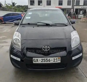Toyota Vitz 2010 Black
