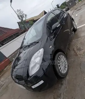 Toyota Vitz 2010 Black