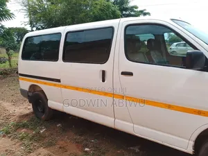 Toyota HiAce 2007 White