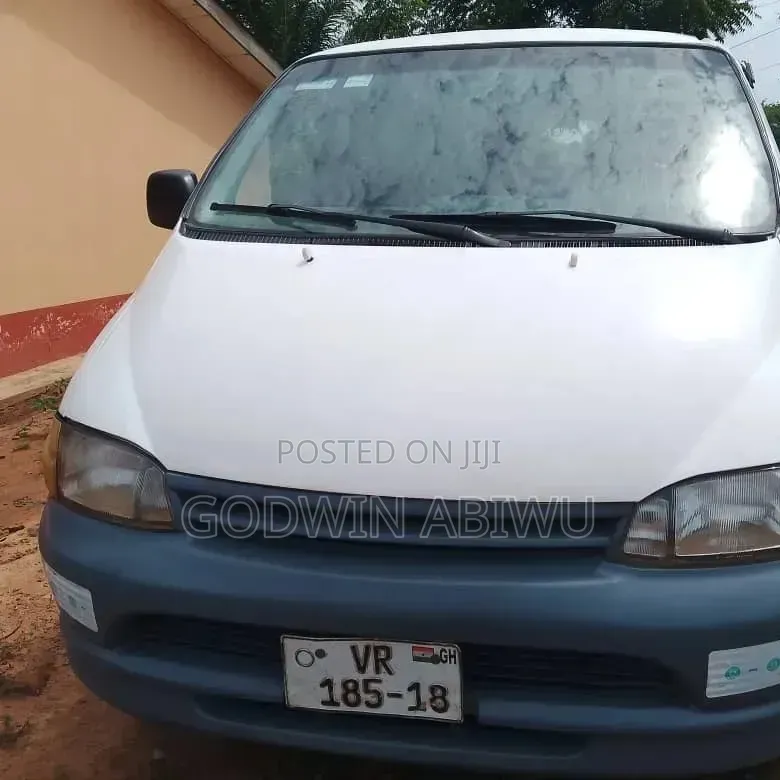 Toyota HiAce 2007 White