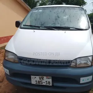 Toyota HiAce 2007 White