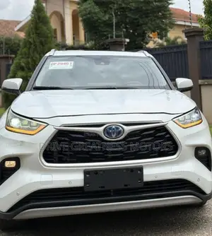 Toyota Highlander 2021 White