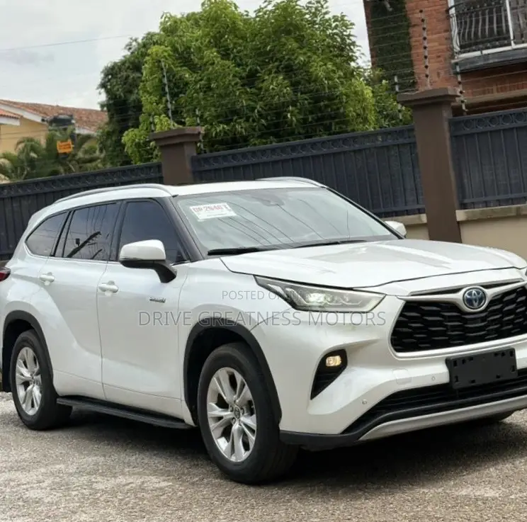 Toyota Highlander 2021 White