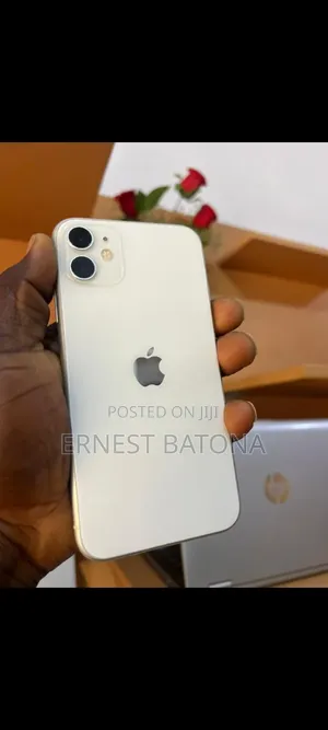 New Apple iPhone 11 128 GB White