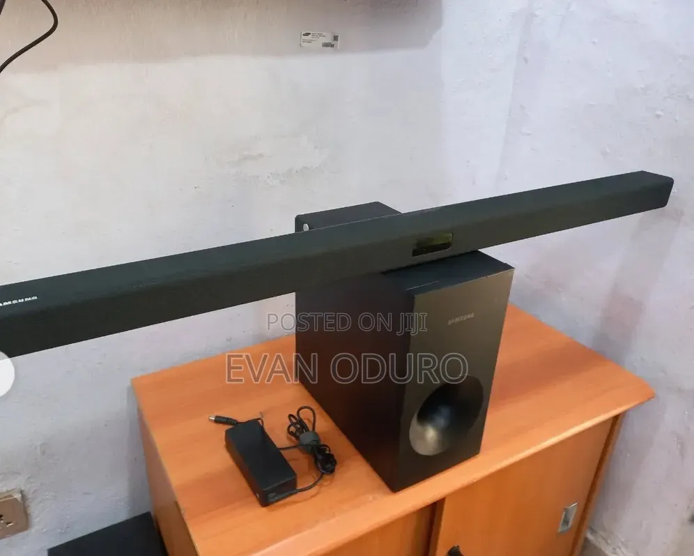 Powerful Samsung Soundbar Touch Control Woofer Bluetooth/ Usb/ Aux
