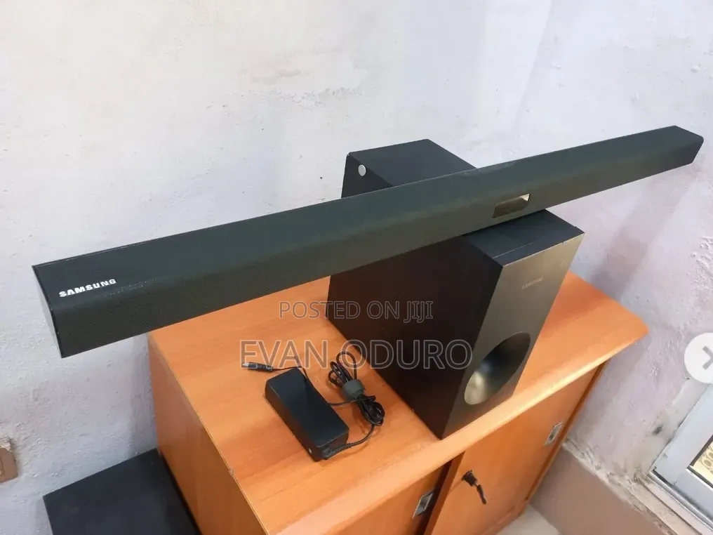 Powerful Samsung Soundbar Touch Control Woofer Bluetooth/ Usb/ Aux