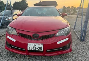 Toyota Camry XLE 4dr Sedan (2.5L 4cyl 6A) 2014 Red