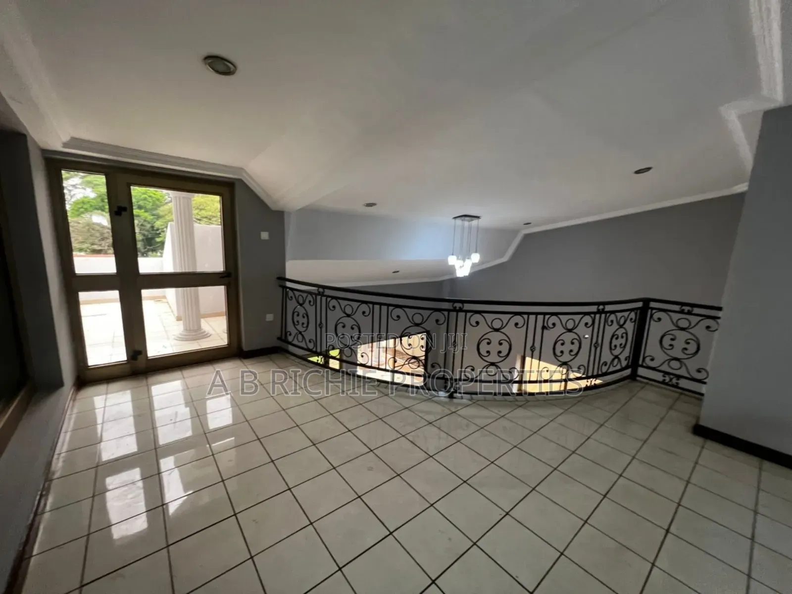 5bdrm Bungalow in Ab Richie Properties, Police Station for rent
