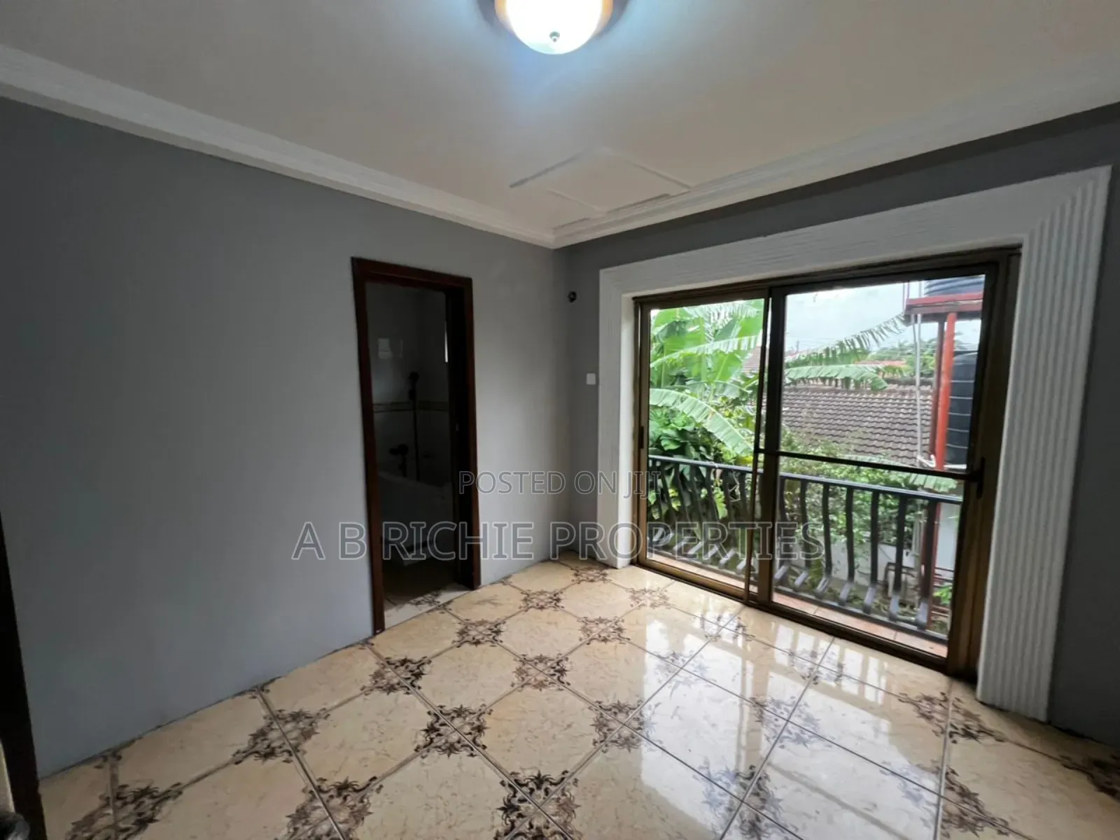 5bdrm Bungalow in Ab Richie Properties, Police Station for rent