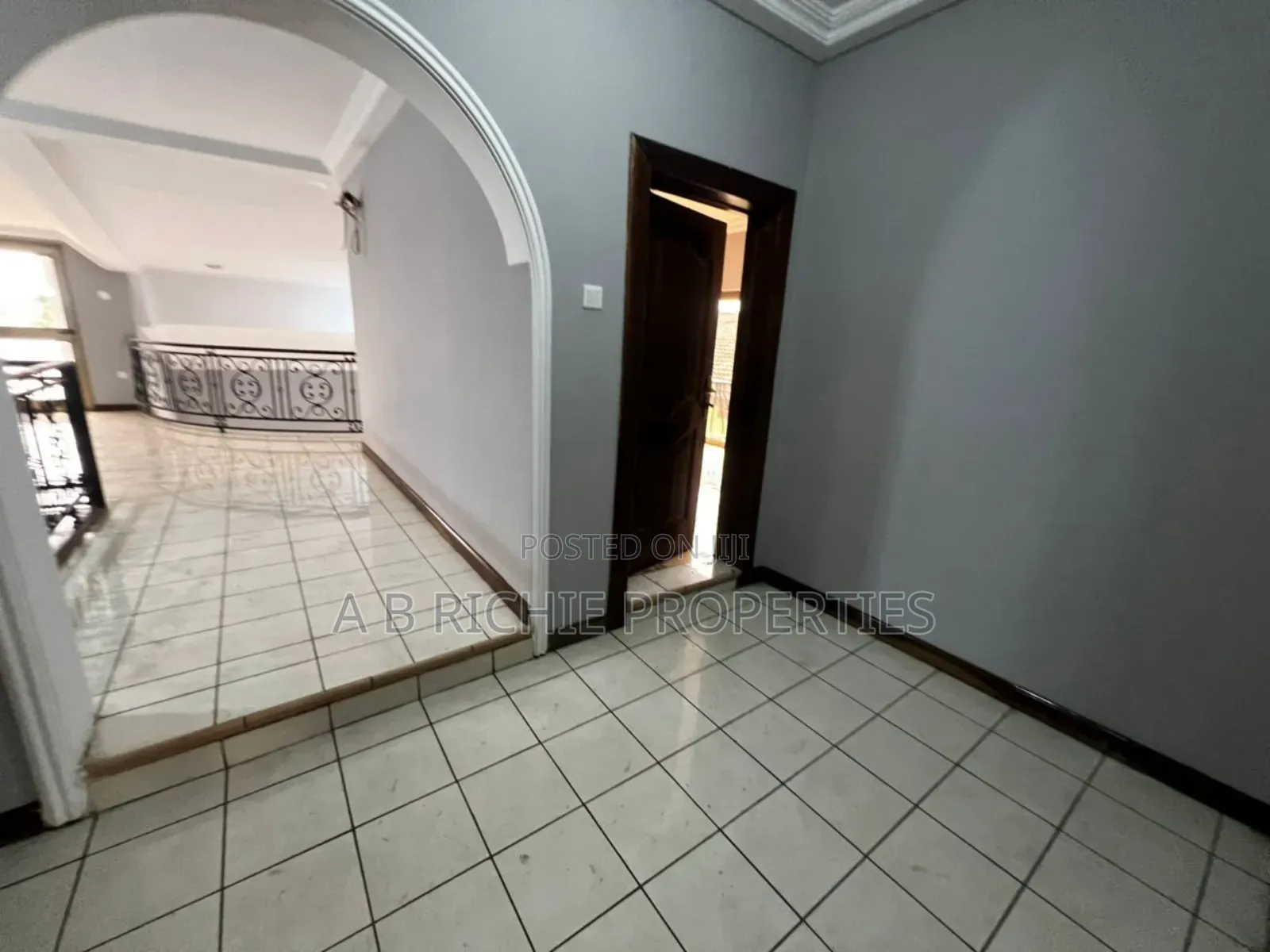 5bdrm Bungalow in Ab Richie Properties, Police Station for rent