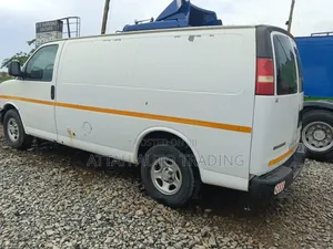 Chevrolet 5500 2000 White