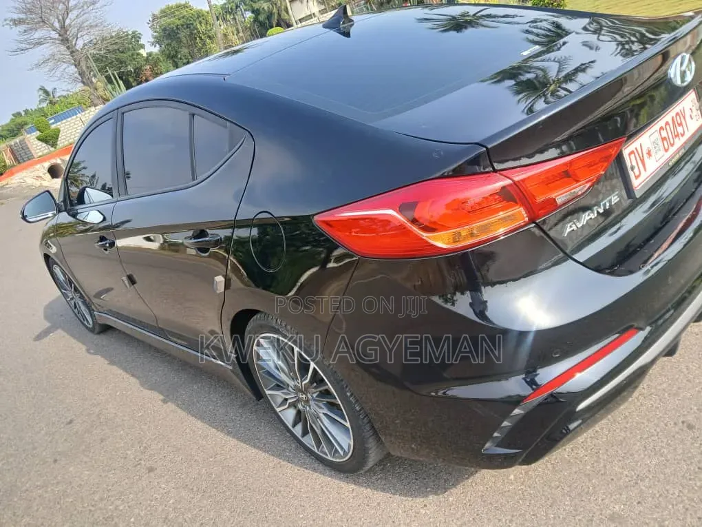 Hyundai Elantra 2017 Black